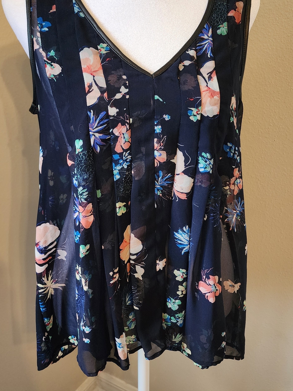 Dex Navy Floral V-Neck Pleated Camisole
